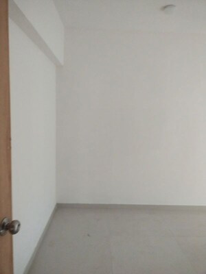 Room in 2 BHK Apartment at Ghatkopar East – for Rent