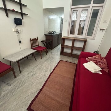 Team Area in 1 BHK Builder Floor at South Extension I – for Rent