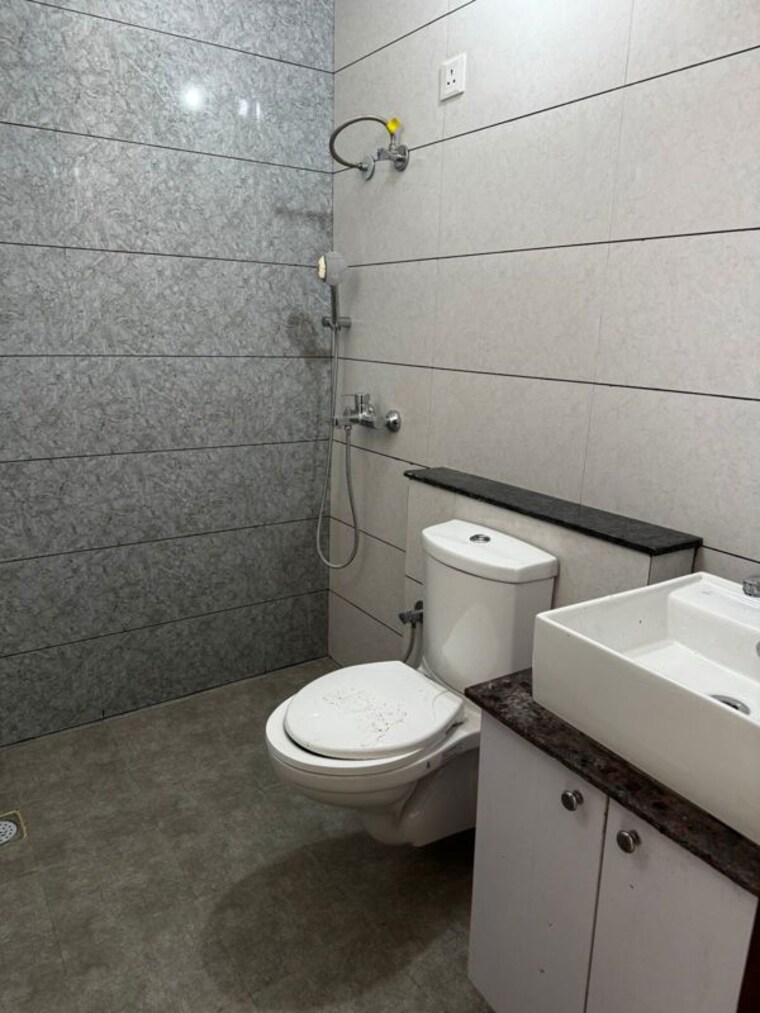 Bathroom, sbp-city-of-dreams-zirakpur 2 Bedroom 623 Sq.Ft. Apartment In High Ground Zirakpur 9918686