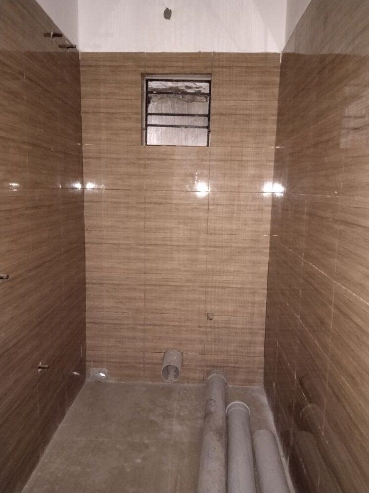 Bathroom, lake town 2 Bedroom 550 Sq.Ft. Apartment In Lake Town Kolkata 9918701
