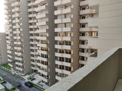 2 BHK Apartment For Rent in Pyramid Pride