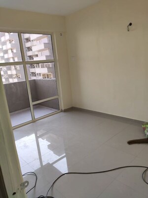Room in 2 BHK Apartment at Pyramid Pride, Sector 76 – for Rent
