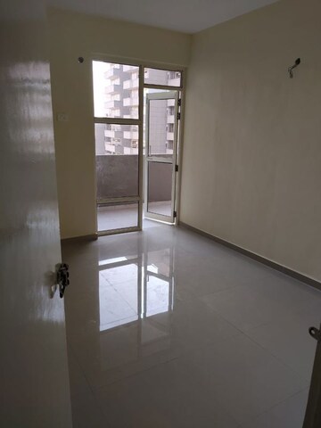 Room in 2 BHK Apartment at Pyramid Pride, Sector 76 – for Rent