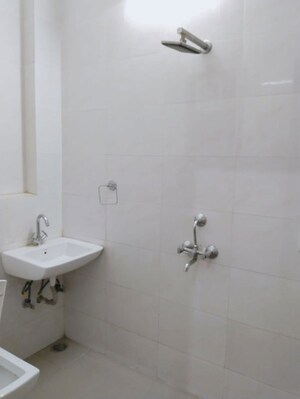 Bathroom in 2 BHK Builder Floor at Global Arcade, Sector 42 – for Rent