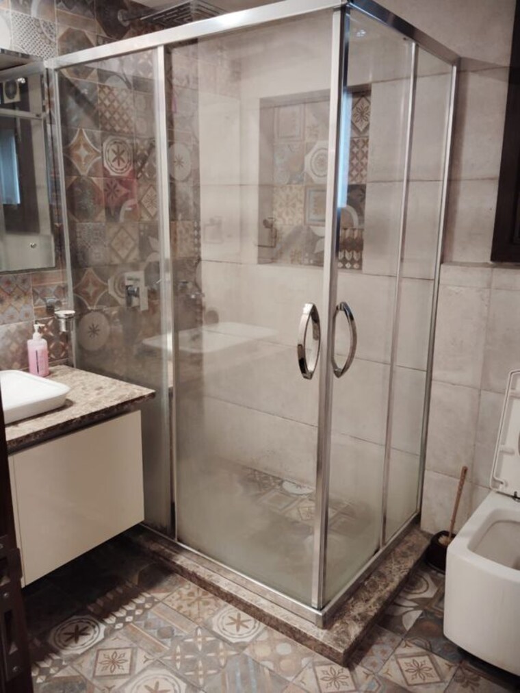 Bathroom, greater kailash ii 4 Bedroom 2700 Sq.Ft. Builder Floor In Greater Kailash ii Delhi 9918775