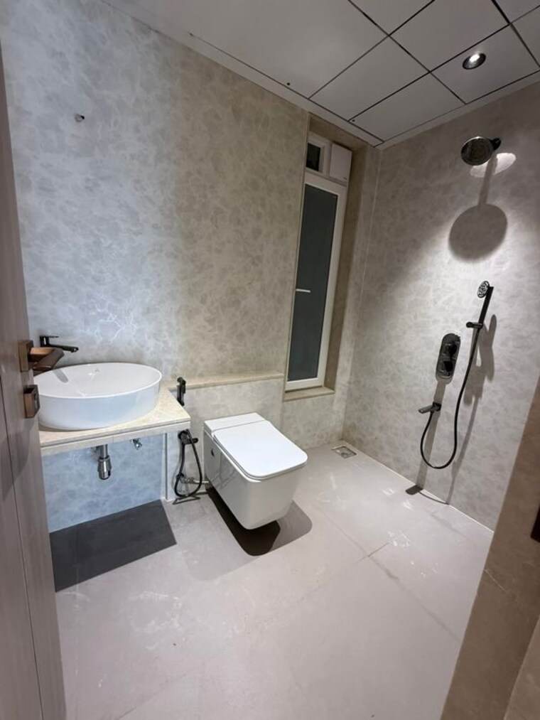 Bathroom, chandak-ideal 3 Bedroom 1110 Sq.Ft. Apartment In Juhu Mumbai 9918787