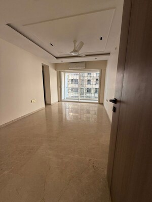 Room in 3 BHK Apartment at Chandak Ideal, Juhu – for Rent