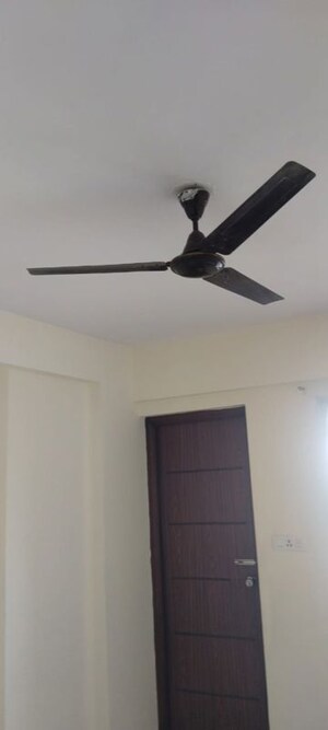 Furnished Amenities in 2 BHK Apartment at New Manish Nagar – for Rent
