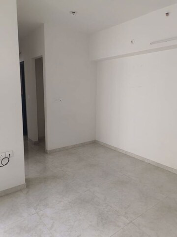 Room in 2 BHK Apartment at Lodha Amara, Kolshet Road – for Rent
