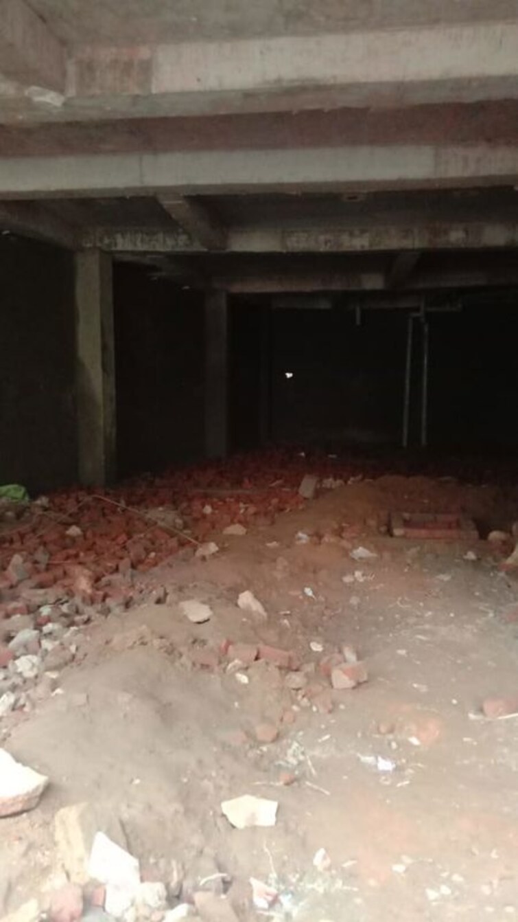  Parking, kavi nagar block i 3 Bedroom 300 Sq.Yd. Builder Floor In Kavi Nagar Block I Ghaziabad 9909711