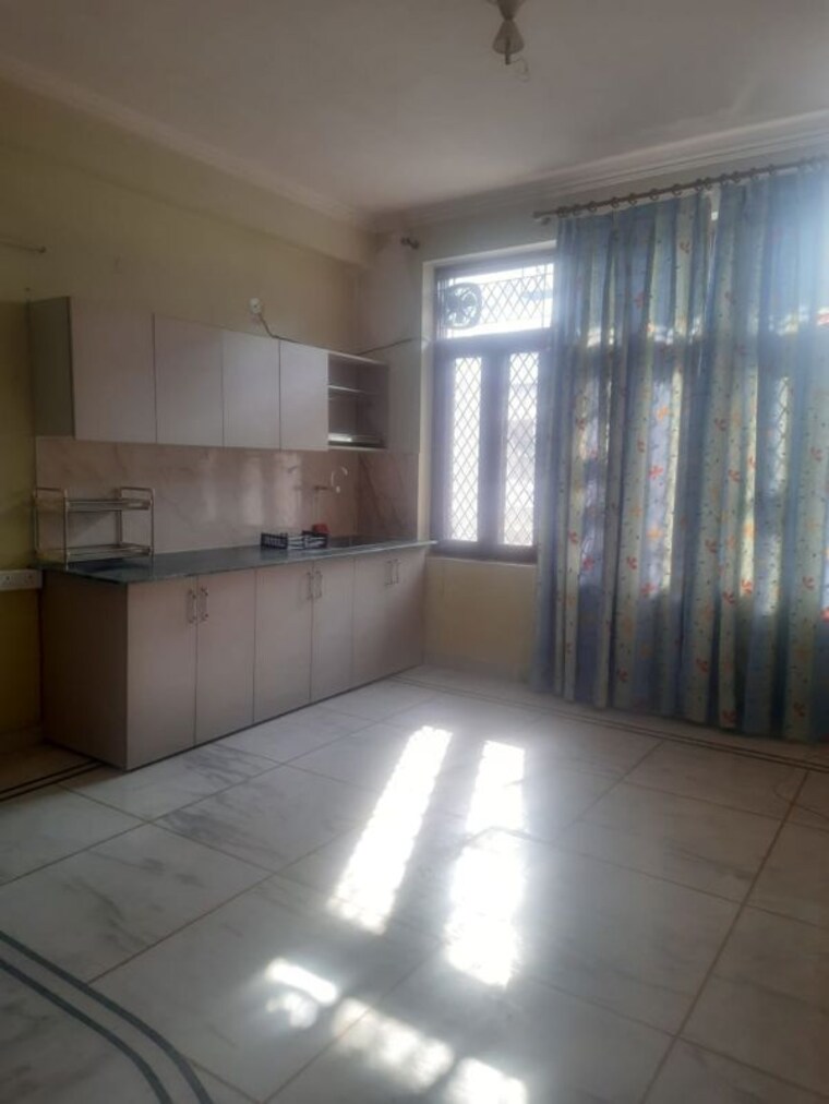 Kitchen, sector 49 2.5 Bedroom 1550 Sq.Ft. Villa In Sector 49 Noida 9808616