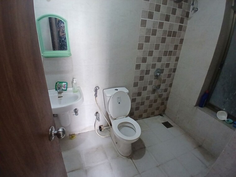 Bathroom, global-e-homes 3 Bedroom 1500 Sq.Ft. Apartment In Hinjewadi Pune 9918839