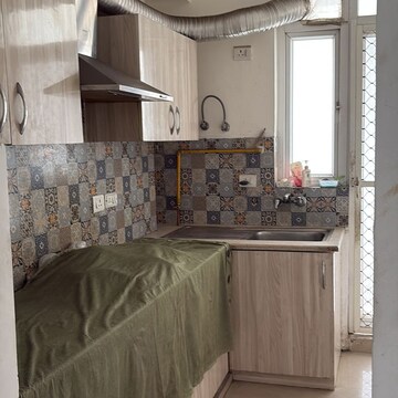 Kitchen in 3.5 BHK Apartment at Amrapali Heartbeat City, Sector 107 – for Rent