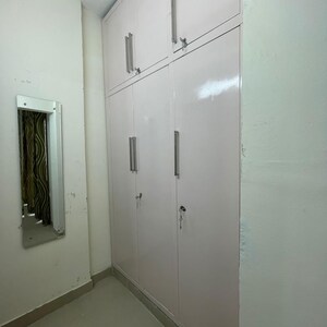 Room in 4 BHK Apartment at Amrapali Heartbeat City, Sector 107 – for Rent