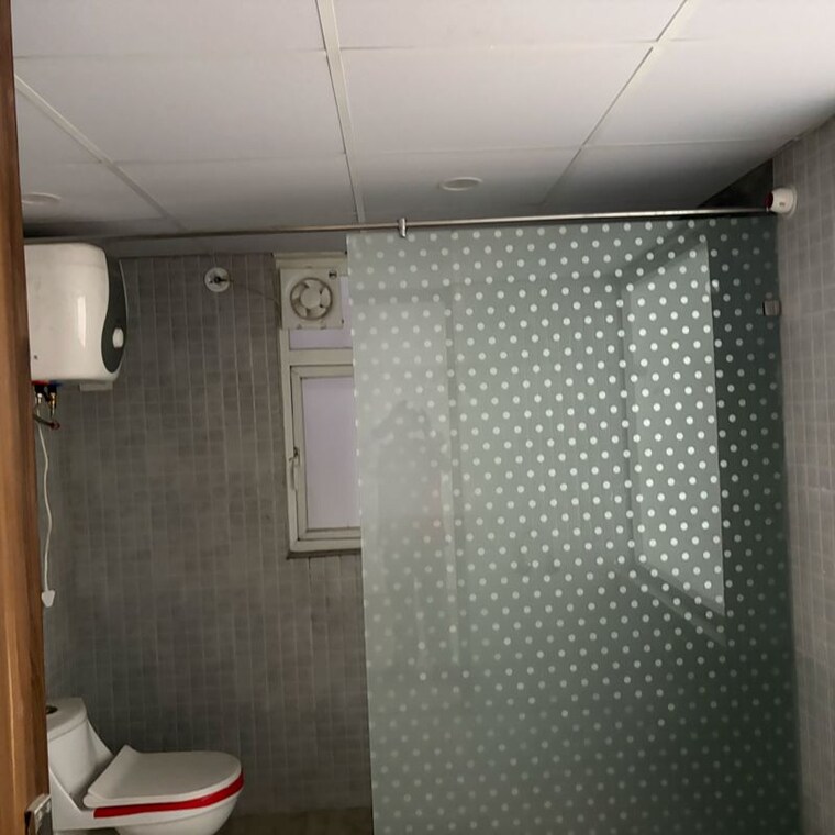 Bathroom, amrapali-heartbeat-city 4 Bedroom 3235 Sq.Ft. Apartment In Sector 107 Noida 9918907