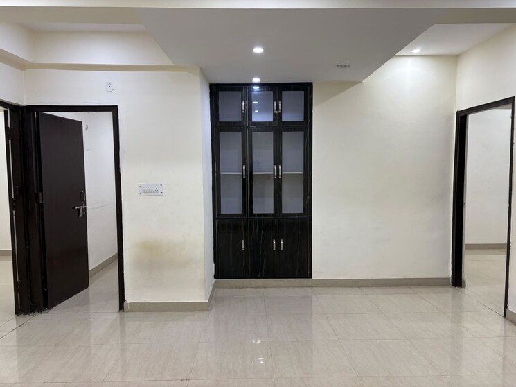 Room, sector 56 2.5 Bedroom 2250 Sq.Ft. Independent House In Sector 56 Noida 9918940