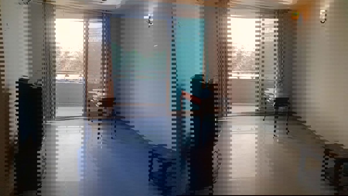 6 BHK + Pooja Room,Servant Room,Study Room,Extra Room 1800 Sq.Ft. Villa in RWA Apartments Sector 41