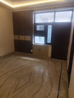Room in 3 BHK Builder Floor at RWA Apartments Sector 41, Sector 41 – for Rent