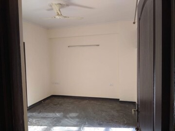 Bathroom in 3 BHK Apartment at Gardenia Glory, Sector 46 – for Rent