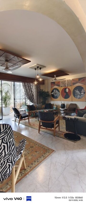 Living Room in 3 BHK Builder Floor at Defence Colony – for Rent