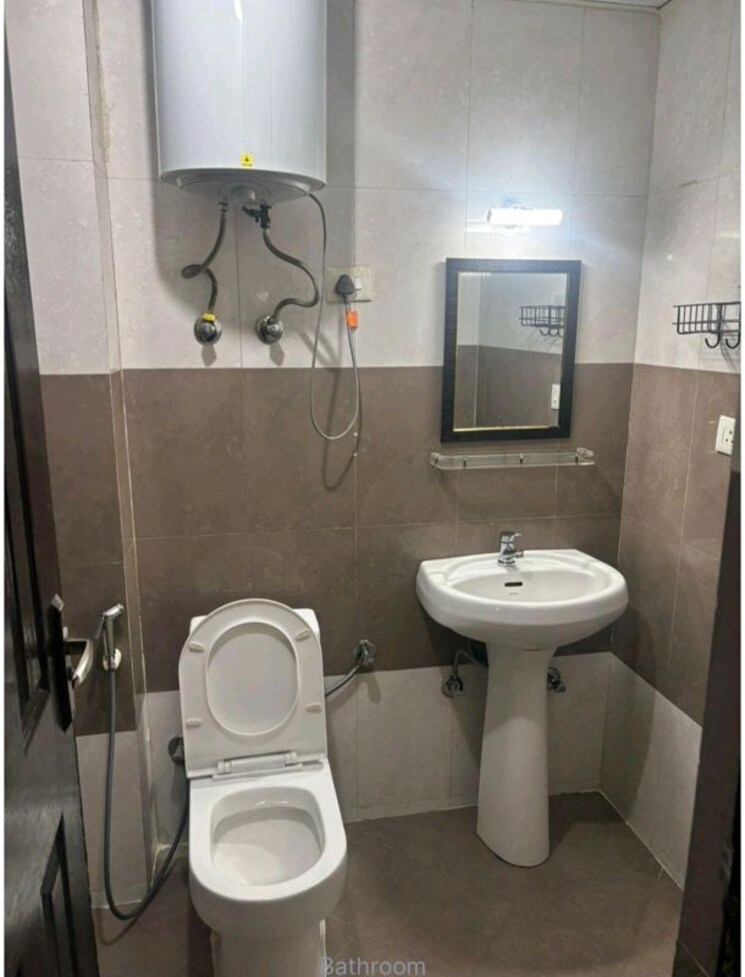 Bathroom, supertech-34-pavilion 2 Bedroom 1075 Sq.Ft. Apartment In Sector 34 Noida 9918950