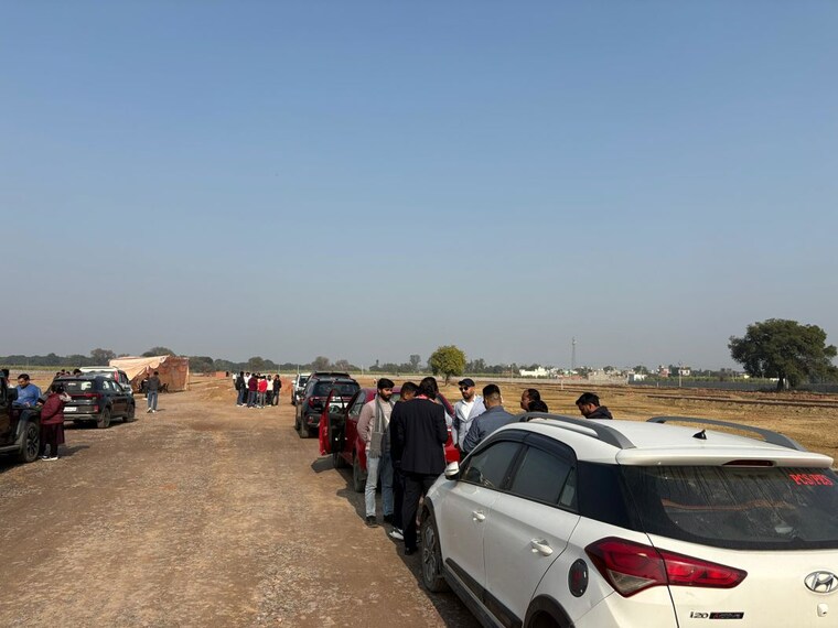 Exterior View, rohta road  100 Sq.Yd. Plot In Rohta Road Meerut 9918955
