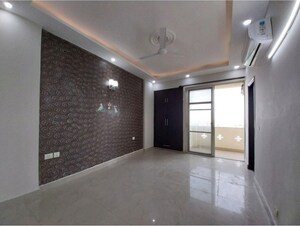 Room in 2 BHK Apartment at Amrapali Sapphire, Sector 45 – for Rent