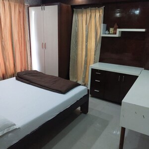 Team Area in 3 BHK Apartment at Mohid Heights, Andheri West – for Rent