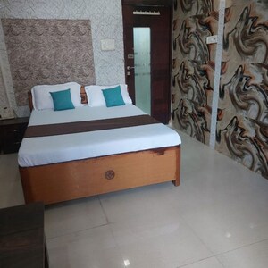 Bedroom in 3 BHK Apartment at Mohid Heights, Andheri West – for Rent