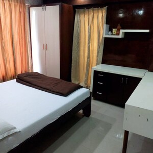 Team Area in 3 BHK Apartment at Mohid Heights, Andheri West – for Rent