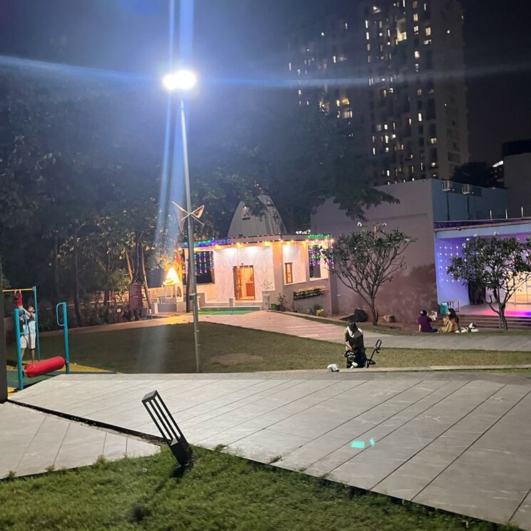 Garden, kohinoor-tinsel-town 2 Bedroom 1018 Sq.Ft. Apartment In Maan Pune 9918969