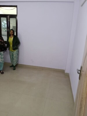 Room in 2 BHK Builder Floor at Neb Sarai – for Rent