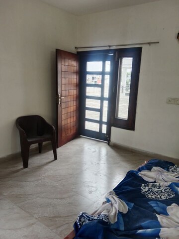 Room in 1 BHK Builder Floor at Huda – for Rent