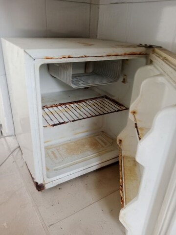 Bathroom in 1 BHK Builder Floor at Huda – for Rent