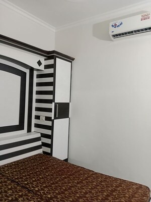 Room in 3 BHK Builder Floor at Ansals Sushant City – for Rent