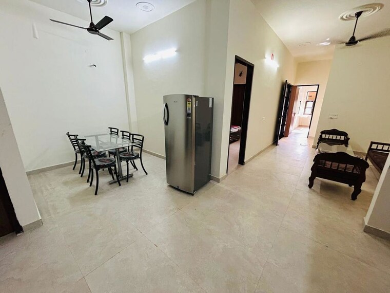 Room, sector 115 2 Bedroom 800 Sq.Ft. Builder Floor In Sector 115 Chandigarh 9918997