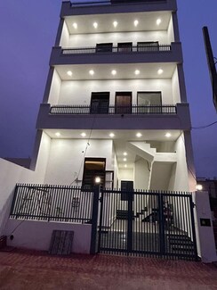 2 BHK + Study Room Builder Floor For Rent in Sector 115