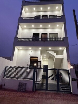 2 BHK Builder Floor For Rent in Sector 115