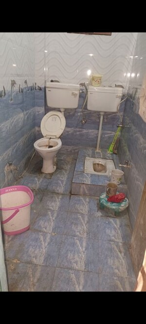 Bathroom in 1.5 BHK Builder Floor at Indira Nagar – for Rent