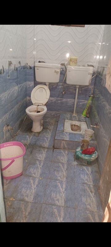 Bathroom in 1.5 BHK Builder Floor at Indira Nagar – for Rent