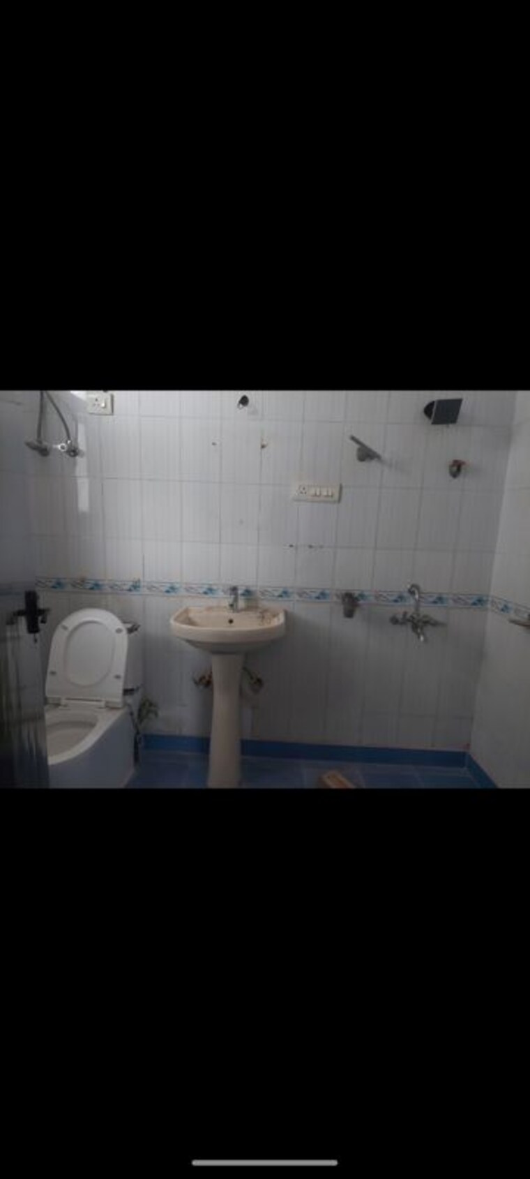 Bathroom, amrapali-awadh 3 Bedroom 1640 Sq.Ft. Apartment In Indira Nagar Lucknow 9919003