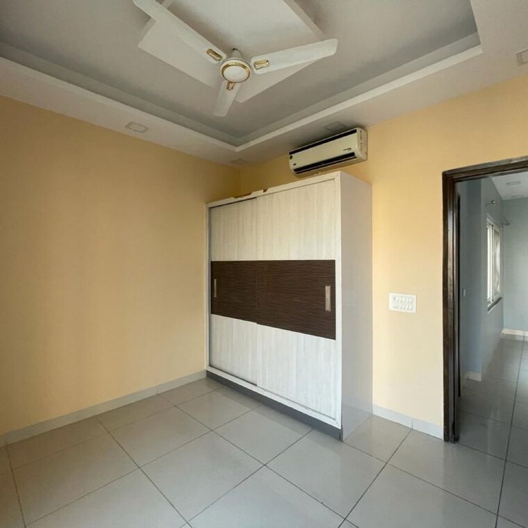 Room, bptp-amstoria 3 Bedroom 2384 Sq.Ft. Builder Floor In Sector 102 Gurgaon 9919006