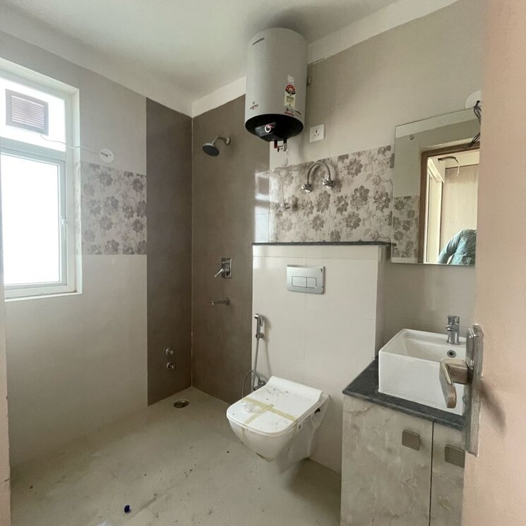 Bathroom, bptp-amstoria 3 Bedroom 2384 Sq.Ft. Builder Floor In Sector 102 Gurgaon 9919006