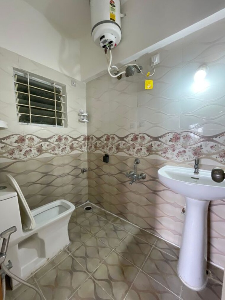 Bathroom, aashiyana-apartment-jp-nagar 2 Bedroom 1200 Sq.Ft. Apartment In Jp Nagar Bangalore 9919019