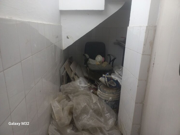 Team Area, vasant vihar Commercial Office Space 2000 Sq.Ft. In Vasant Vihar Delhi 9420375