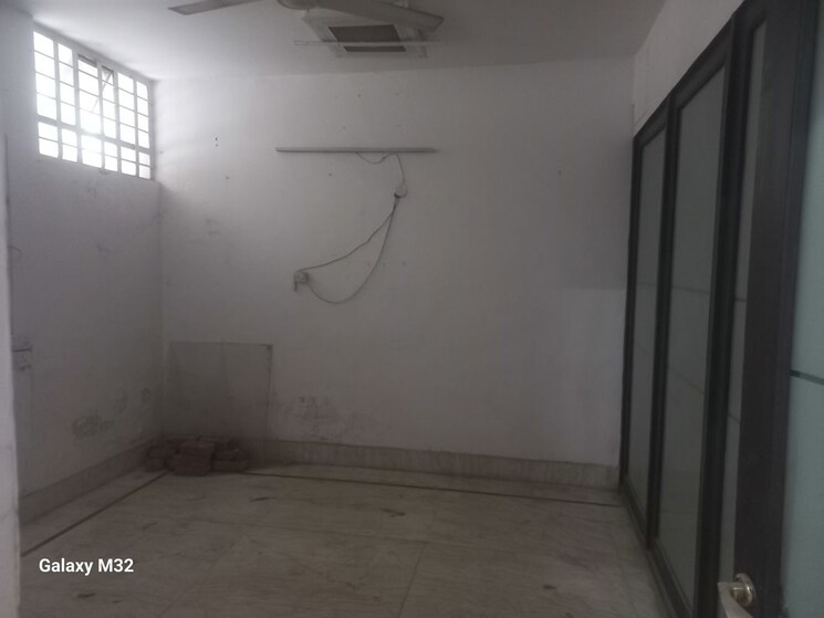 Team Area, vasant vihar Commercial Office Space 2000 Sq.Ft. In Vasant Vihar Delhi 9420375