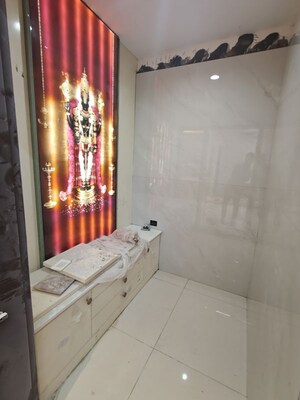 Room in 3 BHK Apartment at Rajapushpa Provincia, Narsingi – for Rent