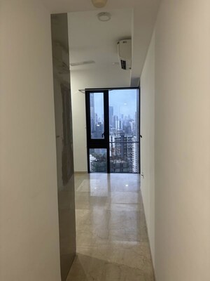 Room in 3 BHK Apartment at Lodha The Park, Worli – for Rent