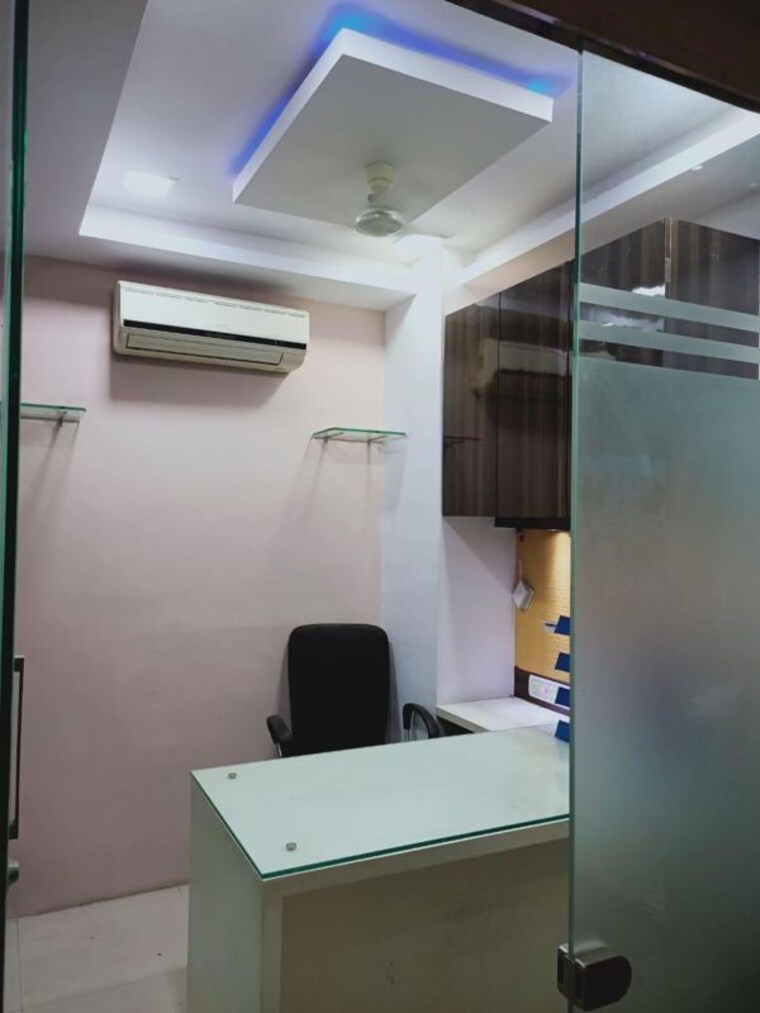 Team Area, real-tech-park Commercial Office Space 747 Sq.Ft. In Vashi Sector 30a Navi Mumbai 9919039