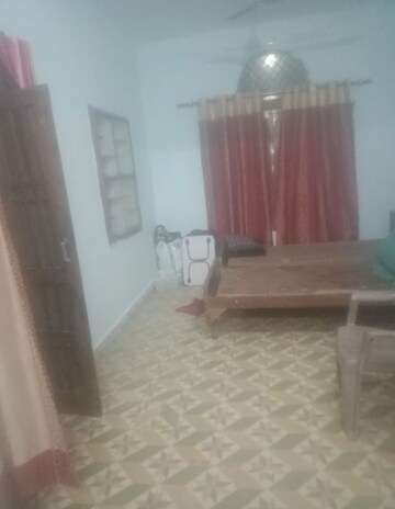 Living Room in 1 BHK Villa at Aliganj – for Rent